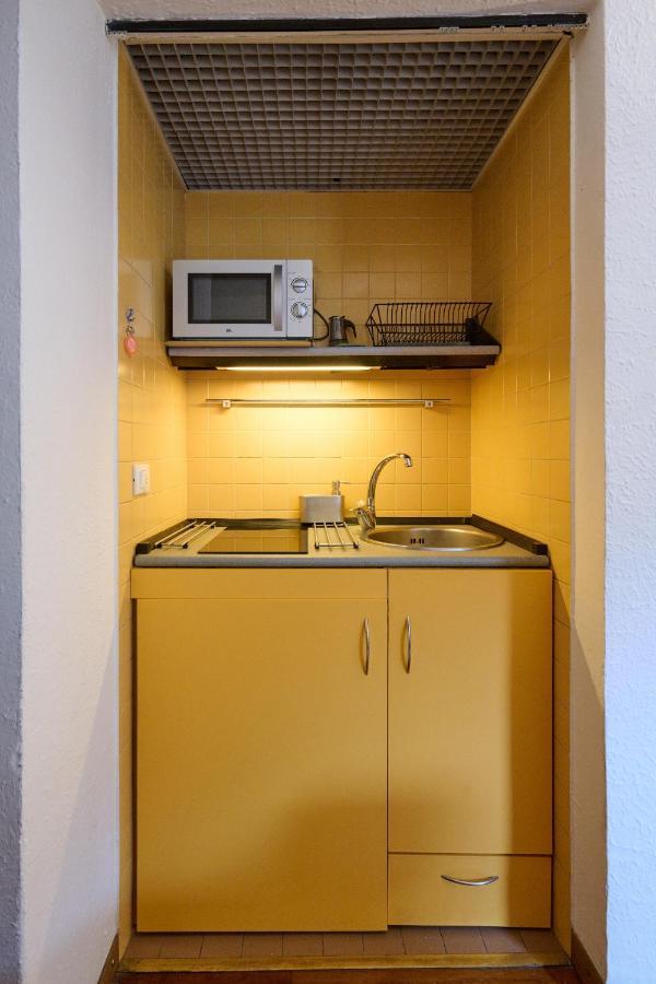 Artist Nadia'S Apartment In Porta Vercellina มิลาน ภายนอก รูปภาพ